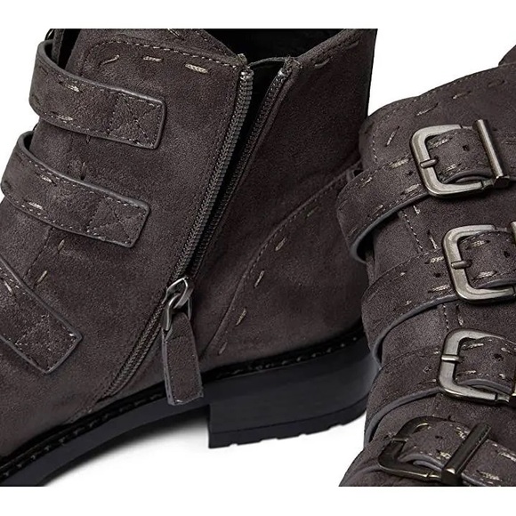 NWOT Aerosoles Arezzo Bootie women’s size 5.5. Color Grey Faux Suede - Picture 5 of 15